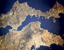 Eubée (ou evia), seconde plus grande île de grèce après la crète est une île très jolie, très verte et pour se restaurer, sachez qu'eubée est une île très traditionnelle où chaque village a une spécialité. Golfe Sud D Eubee Wikipedia