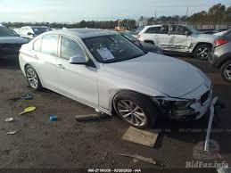 Bidfax.info traffic volume is 66,775 unique daily visitors and their 400,653 pageviews. Bmw 320 Xi 2018 White 2 0l Vin Wba8e5g56jnv02421 Free Car History