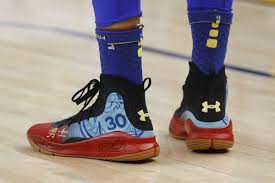 Find the latest in stephen curry merchandise and memorabilia, or check out the rest of our stephen curry warriors gear for the whole family. Steph Curry Gives Unreleased Under Armour Curry 5s To Umbc Men S Team Golden State Of Mind