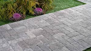 31 brown/earth brown/earth 25 cream cream 28 gray/silver gray/silver 20 beige beige 14 ivory ivory 13 white white 7 red red 1 yellow yellow 0 black black 2 blend blend 0 taupe taupe 0 green green 0 blue blue rust rust. Pavers Pavestone Creating Beautiful Landscapes