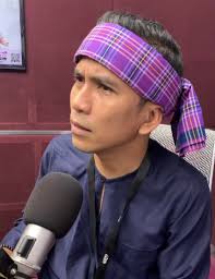 Lawak lah nampak muka Bell dah cuak.. ”