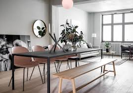 La Chaise Beetle De Gubi La Conquerante Chaises De Table A Manger Chaises Blanches Et Chaises Rembourrees