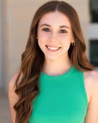 Starting this weekend off with exciting news! Can't share too much info but  I am so excited to have booked a lead role in a feature film! Also thank  you @brentpaulweberphoto for