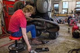 In some cases, a fastener on or near the carburetor holds the throttle casing in place while allowing the throttle. From Lawn Mowers To Snowplows Small Engine Repair Shops Weather The Seasons