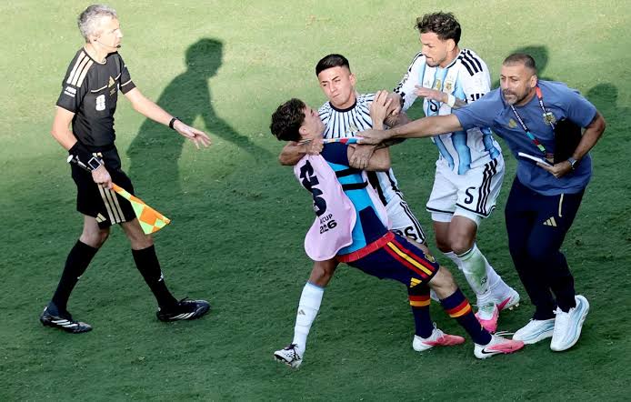 Mundial 2026: FIFA abrió un expediente disciplinario a Argentina por la  final con España