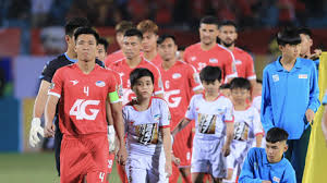 Trần nguyên mạnh, dương văn hào, bùi tiến dũng, trương văn thiết, nguyễn trọng đại, abdumuminov, trương tiến anh, bùi duy thường, nguyễn hoàng đức, nguyễn thanh bình, venancio caique. Viettel Thá»ƒ Cong 10 NÄƒm Ngay Trá»Ÿ Láº¡i V League