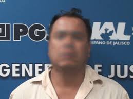 Detienen a dos hombres por extorsión