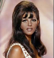 No silicon, no plastic surgery... nothing, just a masterpiece of God. She  was a stunning beauty back in her hey-day 😮😮 Hold your breath and take a  look at how this iconic