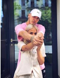 Total verliebt in ihren freund rocco loredana zeigt sich ganz offen mit „ihrem boyfriend hach, die erste. Mozzik And His Girlfriend Loredana Girlfriend Loredana Mozzik Profilbild Ideen Deutsch Rap Beziehungs Bilder