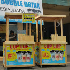 Baik pria maupun wanita, bisa dijadikan sebagai target pasarmu. 50 Contoh Etalase Jus Buah Dan Harganya Terbaru Paling Lengkap Model Desain Rumah Minimalis