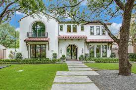 Black and white house exterior colors look peaceful while showing the luxury old design. 17 Eye Catching Stucco And Trim Color Combinations For Your Next Project Jimenezphoto