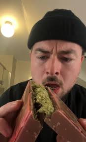 I genuinely need help. I can't stop eating these stupid Dubai bars. I had  like… over 53 of them this month alone