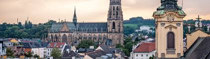 Vielfältige informationen zu services und dienstleistungen der verwaltung, zu kulturangebot, wirtschaft, umwelt und vielem mehr. Book A Flight From Frankfurt To Linz From 130 Fly Safely Lufthansa