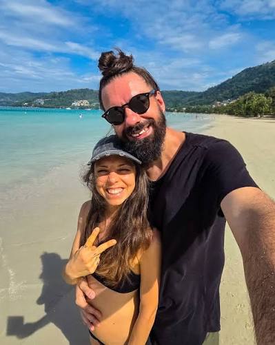 Ma tu e Claudia andate sempre d'accordo?” Ricevo spesso questa domanda. E  la risposta è: certo che no! Fin da giovanissimi abbiamo capito che l'unico  modo per stare insieme a lungo era