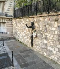 It is 3 meters high and has a diameter of 6 meters. Jean Marais Sculpture Le Passe Muraille Editorial Image Image Of Montmartre Europe 80057725