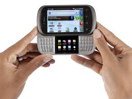 LG Doubleplay (photos) - CNET