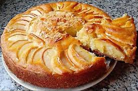 Delicieux Gateau Au Yaourt Aux Pommes Recette Plat En 2020 Recette Cuisine Facile Cuisine Facile Recettes De Cuisine