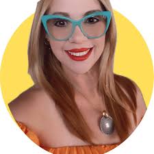 Por favor ayúdenme a felicitar a Agnes Colon ... ¡nuestra nueva CONSULTORA  SUPER ESTRELLA!!!!! Aquí con su socio , celebrando la Alegría junto a mamá  ¡Estoy en lágrimas felices! ¡Agnes y su