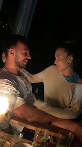 Özaslan, i̇stanbul üniversitesi i̇spanyol dili ve edebiyatı mezunudur. Duygu Ozaslan Basketbolcu Sevgilisi Can Maxim Mutaf La Ilk Pozunu Paylasti Son Dakika Magazin