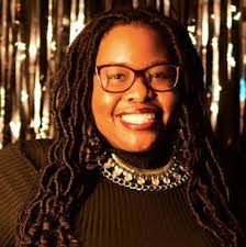 Deandra Robinson's Instagram, Twitter & Facebook