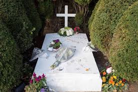 Petain's death at the great age of 95 on the ile d'yeu has mercifully ended a long period of illness and decline during his. Philippe Petain El Destierro Eterno Del Generalisimo Frances Espana El Pais