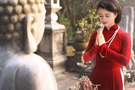 Chính vì vậy, rất nhiều người vẫn tắm vào ngày mùng 1 tết mà trong năm đó họ vẫn làm ăn phát đạt, không gặp nhiều rủi ro hoặc tai ương gì đáng kể. VÄn Kháº¥n Mung 1 Am Lá»ch Hang Thang Va Lá» Váº­t Dang HÆ°Æ¡ng Chuáº©n Nháº¥t Ä'á» Tháº§n Linh Nghe Tháº¥u Ban Cho Phuc Lá»c