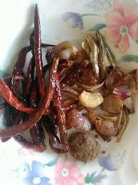Sajian ini biasanya disajikan bersama berikut ini resepnya seperti tertera dalam buku 100 resep variasi sambal goreng karya suryatini n. Wanita Ini Kongsi Resipi Nostalgia Sambal Belacan Cili Kering Sedap Mingguan Wanita
