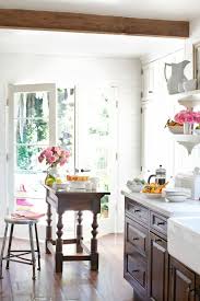 Queda a un lado y es bastante práctica ¿qué te parece? 1001 Ideas De Decoracion De Cocinas Pequenas Con Isla