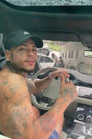 Ídolo de mc kevin, neymar dedicou um post ao artista, que tinha uma tatuagem em sua homenagem. 8jqw3bb0naksm