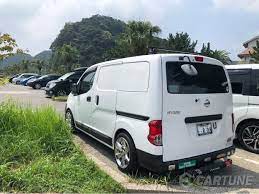 808 plate lunch all dayさんの投稿 今日もbeach へ路地の風景ハイビスカス も地植えで咲いてる いつものセットをして 一日のんびり過ごします arizona teaの在 nv200バネット カスタムバン バン