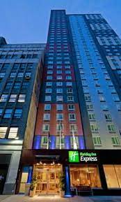 Fairfield Inn Suites New York Manhattan Times Square Features 244 Rooms And Suites In The Heart Of New York City This Midtown Manhattan Hotel F Pinteres