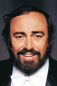 Luciano Pavarotti: Impeccable voice, impeccable shirts 🌺