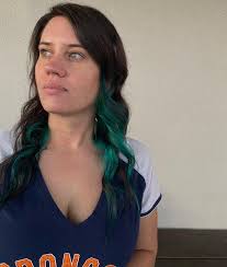 Future doctor alert 🚨 Jordan brought the ice today #sunnyandshears  #tanglzandco #blonde #matrix #enjoyhaircare #balayage #icy #blondehair @  The Sanctuary Brazilian JiuJitsu And Fitness