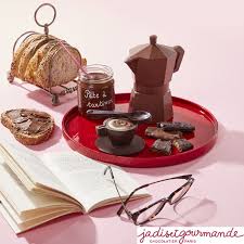 La Pause Gourmande Avec Un Artisan Chocolatier Speculoos En Chocolat Cafetiere A L Italienne En Chocolat Boutique De Chocolat Chocolat Artisan Chocolatier