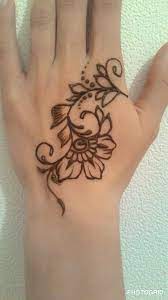 Extremely simple and easy to draw, this henna design will not consume much of your time. Simple Henna Design Henna Tattoo Designs Simple Simple Henna Tattoo Henna Tattoo Designs