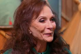 Loretta Lynn Opens Up About Health Battle, Family And Making Music | TODAY