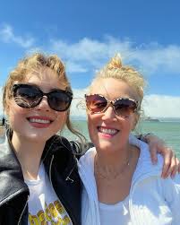 Lara Johnston (@larajohnston) • Instagram photos and videos