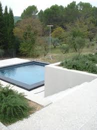 margelles en beton en forme de l avec talon ou retombee retombee vers l exterieur du bassin couleur noir modele grese pi margelle piscine piscine margelle