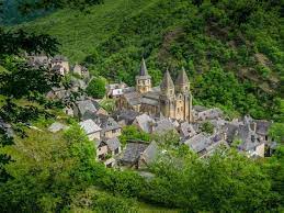 Déambulez dans les ruelles pour découvrir les charmantes maisons troglodytes. 30 Of The Plus Beaux Villages De France Lou Messugo
