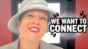 Teachers React To Creepy Crawlers