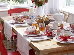 Comment Dresser La Table Du Petit Dejeuner Breakfast Table Table Settings Christmas Table Decorations