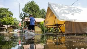 Im schlafzimmer steht ein voll funktionsfähiges pflegebett bereit, je nach standort gibt es auch im zweiten schlafzimmer ein pflegebett. Unwetter In Der Schweiz Vierwaldstattersee Wird Fur Wassersport Freigegeben News Srf