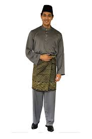 Pengertian 'cekak musang' merakamkan imej alami untuk leher baju yang bercekak tinggi berdiri (2.5cm) melingkari leher. Baju Melayu Cekak Musang Malaysia S Best Online Fabric Store Kamdar