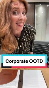 ⬇️The main problem with defining how to dress business casual is the lack  of an across-the-board definition. This can become frustrating as more  offices adopt a business-casual dress code or even ...