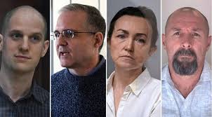 Shkëmbimi më i madh i të burgosurve Rusi-Perëndim, kush janë 24 personat që  u liruan