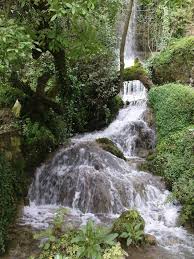 A partir desta cascata que começa a levada para abastecimento do sistemas de rega do coentral e ao logo da qual está um percurso pedestre. 6 Cascatas Incriveis No Distrito De Leiria Para Descobrir Nestas Ferias Til Magazine