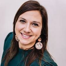 Lisa Earls's Instagram, Twitter & Facebook