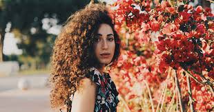 Men with naturally wavy or curly locks have a significant advantage over those with other types of hair especially when it comes to styling. How To Style Wavy And Curly Hair Shape