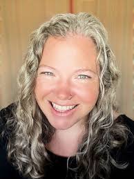 Laura Nickels's Instagram, Twitter & Facebook