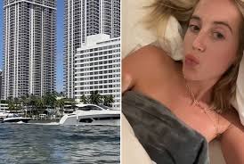 Babá de família rica mostra vida de luxo, com viagens em jatinhos e iates